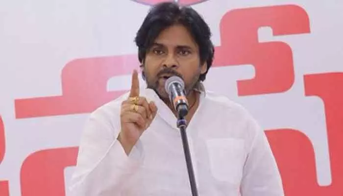 కుట్రలతో ఉద్రిక్త పరిస్థితులు.. పవన్ కల్యాణ్ తీవ్ర ఆందోళన.. కీలక సందేశం కుట్రలతో ఉద్రిక్త పరిస్థితులు.. పవన్ కల్యాణ్ తీవ్ర ఆందోళన.. కీలక సందేశం