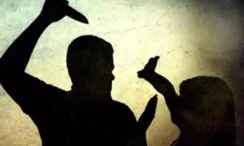ప్రియురాలిని చంపి.. ఆమె చెల్లికి ఫోన్ చేసి చంపేశానని చెప్పిన ప్రేమోన్మాది