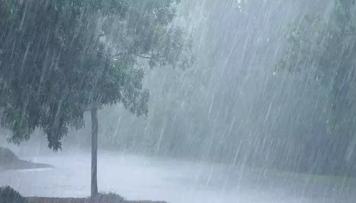 జాగ్రత్త.. రెండు గంటల్లో వర్షం.. ఈ జిల్లాలకు ఆరెంజ్ అలర్ట్ జాగ్రత్త.. రెండు గంటల్లో వర్షం.. ఈ జిల్లాలకు ఆరెంజ్ అలర్ట్