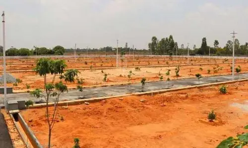 కస్టమర్లను బురిడీ కొట్టిస్తున్న విజన్ ఇన్ఫ్రా