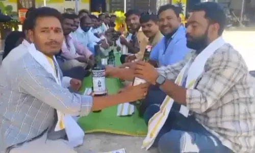 VIDEO: ఆడవారికి గాజులు, మగవారికి బీర్లు... నిర్మల్ జిల్లాలో కొత్త ట్రెండ్
