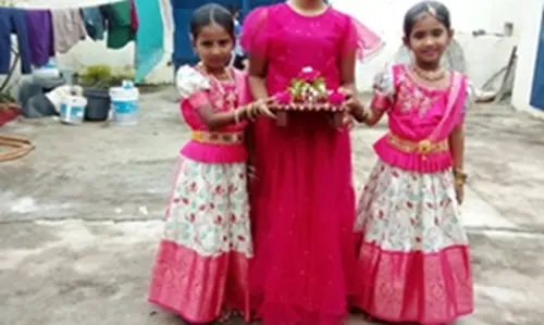 బొడ్డెమ్మ బొడ్డెమ్మా కోల్.. బతుకమ్మకు బొడ్డెమ్మకు తేడా ఏంటో తెలుసా.?