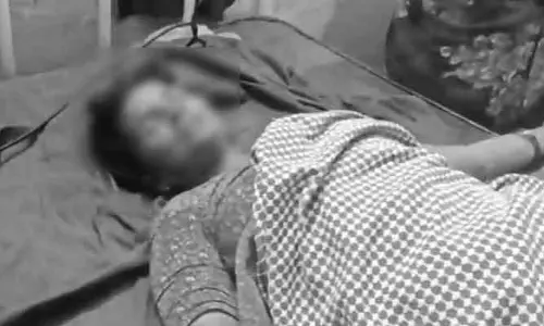 స్కూలులో రెచ్చిపోయిన  విద్యార్థులు.. వంట మనిషిపై దారుణం