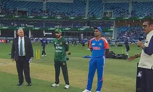 Asia Cup 2025: టాస్ గెలిచిన పాక్‌.. బ్యాటింగ్ ఎవ‌రిదంటే ?