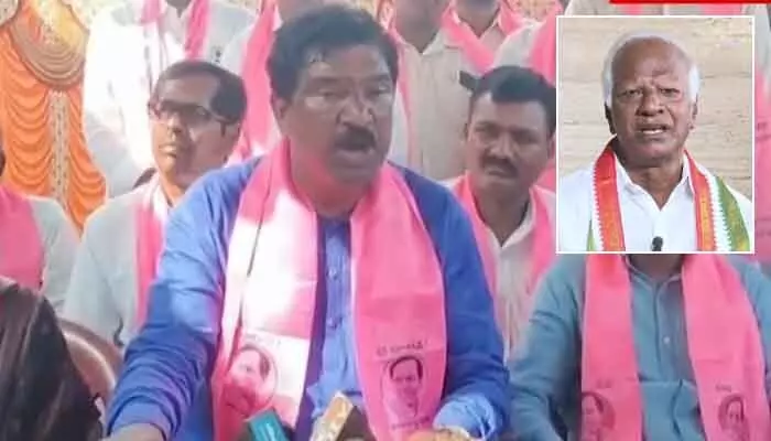 కడియం కాంగ్రెస్లో చేరానని ప్రకటిస్తే వదిలేస్తాం.. మాజీ డిప్యూటీ సీఎం రాజయ్య కడియం కాంగ్రెస్లో చేరానని ప్రకటిస్తే వదిలేస్తాం.. మాజీ డిప్యూటీ సీఎం రాజయ్య