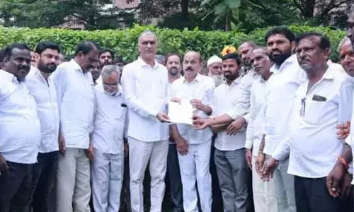 Harish Rao: రేవంత్ రెడ్డి ఆటలతో పేద రైతులకు శాపాలు: హరీశ్ రావు