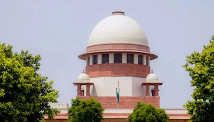 Supreme court: స్థానిక ఎన్నికలు నిర్వహించాల్సిందే.. సుప్రీంకోర్టు కీలక ఆదేశాలు Supreme court: స్థానిక ఎన్నికలు నిర్వహించాల్సిందే.. సుప్రీంకోర్టు కీలక ఆదేశాలు