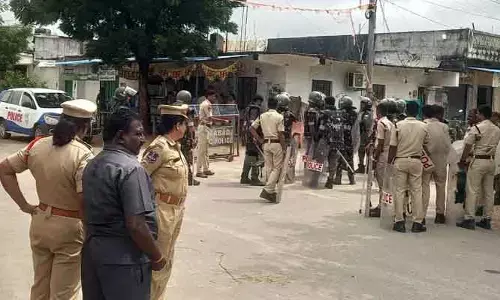 మళ్లీ ముదిరిన ఈత చెట్ల వివాదం