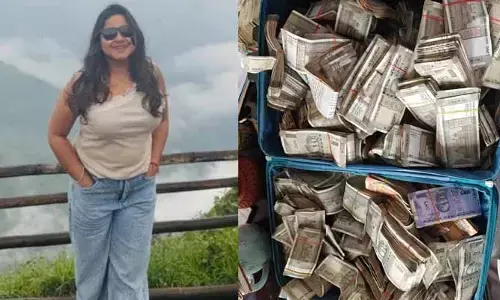 NUPUR BORA: అప్పుడు నీతులు చెప్పి..ఇప్పుడు అవినీతి సొమ్ముతో దొరికిపోయిన అధికారిణి
