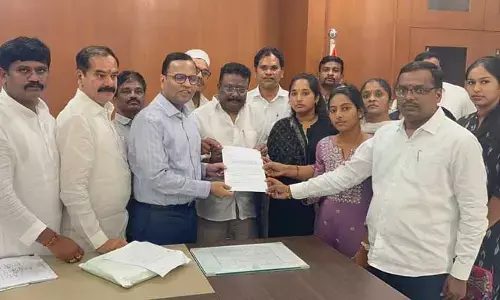 BRS: పక్క రాష్ట్రంలో చదివితే రాష్ట్రానికి చెందిన వారు కాదా?