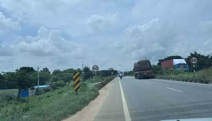NHAI: బెంగళూరు హైవేపై ఇవేం స్పీడ్ లిమిట్స్? NHAI: బెంగళూరు హైవేపై ఇవేం స్పీడ్ లిమిట్స్?