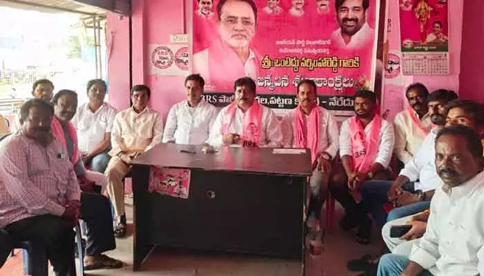 అసమర్థత ప్రభుత్వం వల్లే యూరియా కొరత అసమర్థత ప్రభుత్వం వల్లే యూరియా కొరత