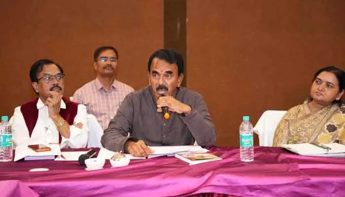 బతుకమ్మ ప్రాముఖ్యతను చాటిచెబుదాం బతుకమ్మ ప్రాముఖ్యతను చాటిచెబుదాం