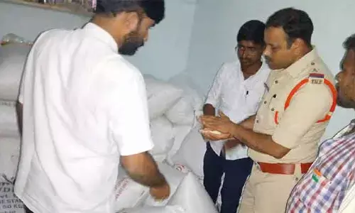 రేషన్ బియ్యం పట్టివేత