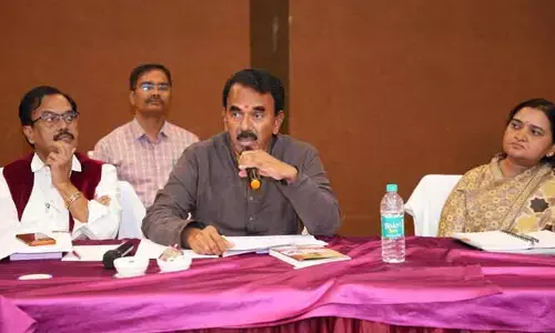 బతుకమ్మ ప్రాముఖ్యతను చాటిచెబుదాం.. క‌వులు, క‌ళాకారుల‌కు మంత్రి జూప‌ల్లి పిలుపు