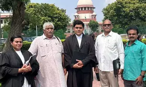 సుప్రీంకోర్టు తీర్పుపై సమీక్ష కోరుతూ ఎస్టీఎఫ్ఐ వినతిపత్రాలు