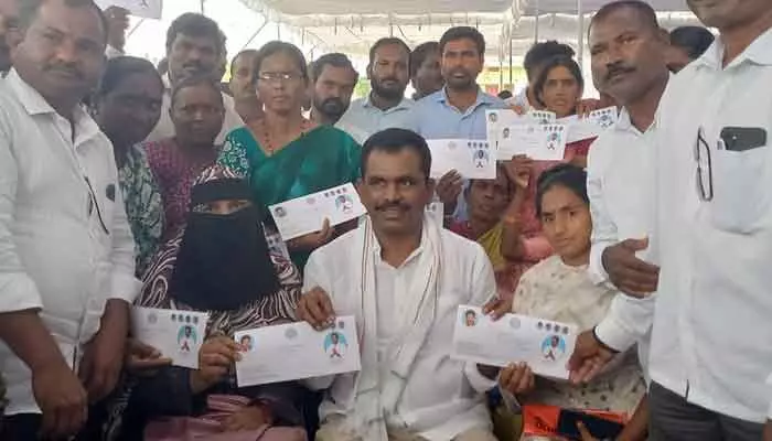పేదల పక్షపాతి కాంగ్రెస్ ప్రభుత్వం పేదల పక్షపాతి కాంగ్రెస్ ప్రభుత్వం