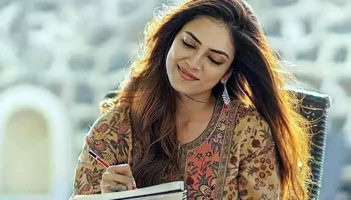 Malavika Mohanan: స్టార్ హీరో సినిమా ఆఫర్ అయినా పాత్ర నచ్చకపోతే చెయ్యను.. హీరోయిన్ మాళవిక మోహనన్ కామెంట్స్ Malavika Mohanan: స్టార్ హీరో సినిమా ఆఫర్ అయినా పాత్ర నచ్చకపోతే చెయ్యను.. హీరోయిన్ మాళవిక మోహనన్ కామెంట్స్