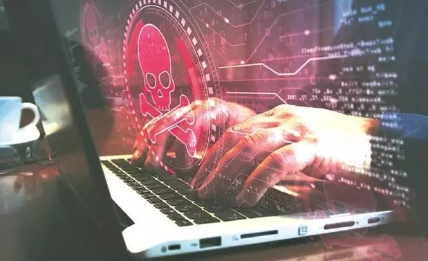 Cyber Fraud: కొత్త తరహా సైబర్ స్కామ్..ఒక్క క్లిక్తో రూ. 6 లక్షల మోసం Cyber Fraud: కొత్త తరహా సైబర్ స్కామ్..ఒక్క క్లిక్తో రూ. 6 లక్షల మోసం