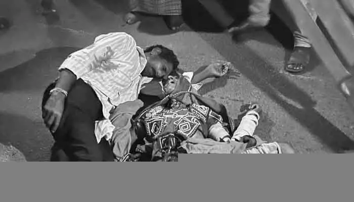 జాతీయ రహదారిపై ఘోర రోడ్డు ప్రమాదం జాతీయ రహదారిపై ఘోర రోడ్డు ప్రమాదం