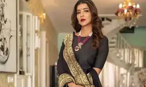 హోటల్‌లో అలాంటి అనుభవం.. మంచు లక్ష్మి ఫైర్
