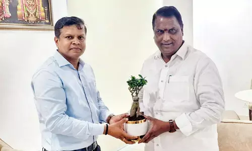 TG: బాధ్యతలు స్వీకరించిన గురుకులాల కొత్త కార్యదర్శి.. కీలక సూచనలు చేసిన మంత్రి అడ్లూరి