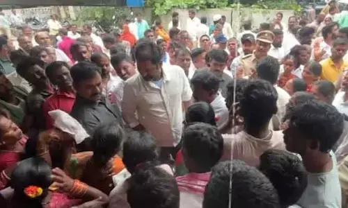 యూరియా పంపిణీలో అక్రమాలను సహించను