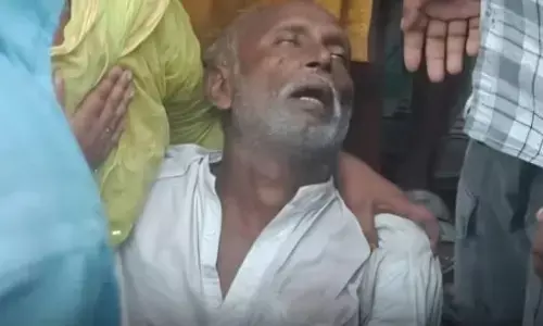 మార్కెట్‌లో దారుణం.. వృద్ధుడి ప్రాణం ఖరీదు రూ.5.. మానవత్వానికి సిగ్గుచేటు
