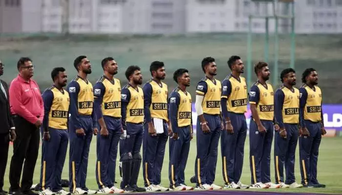 శ్రీలంక జట్టులో పెను విషాదం...సూపర్ 4 లోకి వచ్చిన సంతోషం లేకుండానే శ్రీలంక జట్టులో పెను విషాదం...సూపర్ 4 లోకి వచ్చిన సంతోషం లేకుండానే