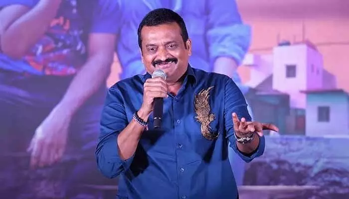వారిని నమ్మి మోసపోకు.. ఇండస్ట్రీ నిన్ను ఎదగనివ్వరంటూ యంగ్ హీరోను హెచ్చరిస్తూ బండ్ల గణేష్ షాకింగ్ కామెంట్స్ వారిని నమ్మి మోసపోకు.. ఇండస్ట్రీ నిన్ను ఎదగనివ్వరంటూ యంగ్ హీరోను హెచ్చరిస్తూ బండ్ల గణేష్ షాకింగ్ కామెంట్స్