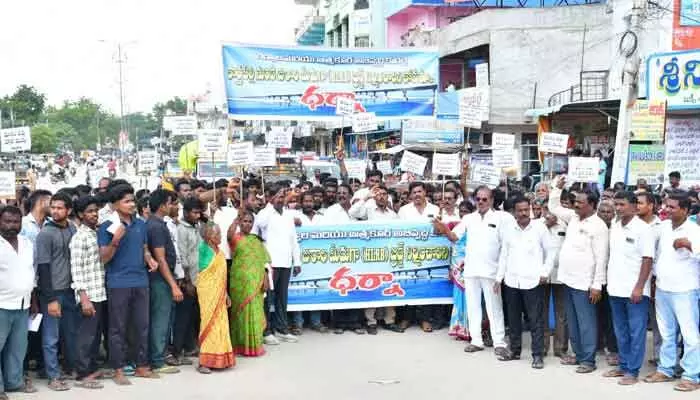 కొత్తపల్లి-జూరాల మధ్య హై లెవల్ వంతెన నిర్మించాలి కొత్తపల్లి-జూరాల మధ్య హై లెవల్ వంతెన నిర్మించాలి