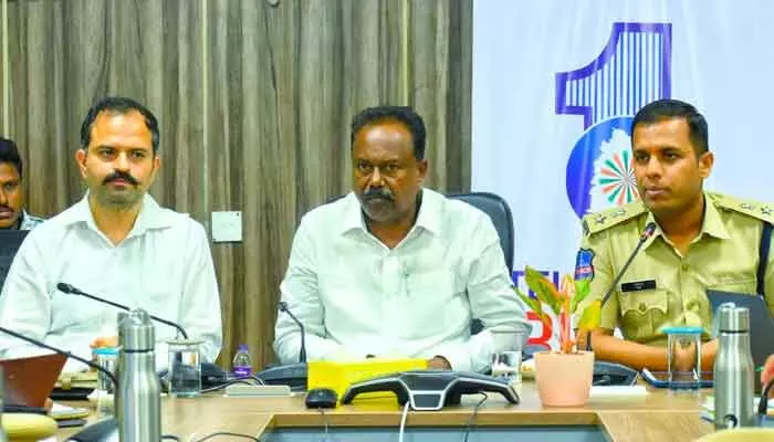 అక్రమంగా ఇసుక రవాణా చేస్తే కఠిన చర్యలు తీసుకోవాలి అక్రమంగా ఇసుక రవాణా చేస్తే కఠిన చర్యలు తీసుకోవాలి