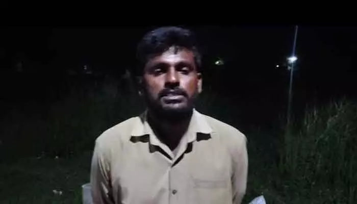 ఆర్టీసీ డ్రైవర్ పై దాడి చేసిన ఆకతాయిలు ఆర్టీసీ డ్రైవర్ పై దాడి చేసిన ఆకతాయిలు