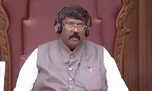 ఏపీ శాసనమండలిలో గందరగోళం.. సోమవారానికి వాయిదా