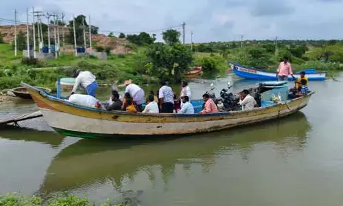 మరబోటులో ‘మరణం అంచున’ ప్రయాణం
