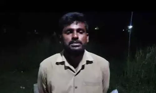 ఆర్టీసీ డ్రైవర్ పై దాడి చేసిన ఆకతాయిలు