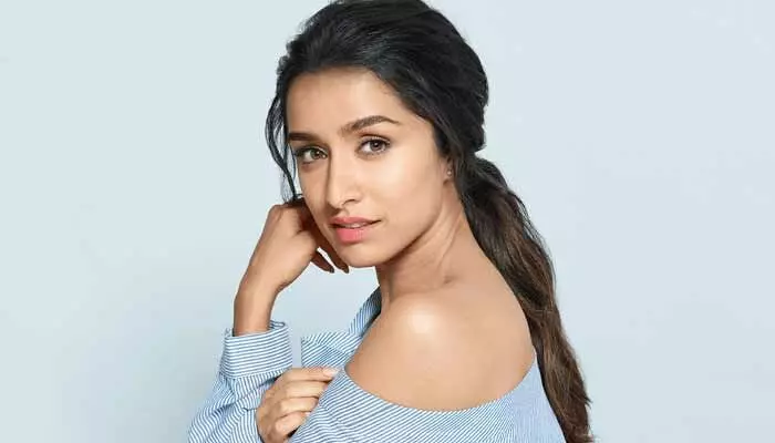 అతనితో రిలేషన్షిప్ కన్ఫర్మ్ చేసిన శ్రద్ధా కపూర్.. షాకింగ్ పోస్ట్ వైరల్.. కంగ్రాట్స్ చెబుతున్న నెటిజన్లు అతనితో రిలేషన్షిప్ కన్ఫర్మ్ చేసిన శ్రద్ధా కపూర్.. షాకింగ్ పోస్ట్ వైరల్.. కంగ్రాట్స్ చెబుతున్న నెటిజన్లు