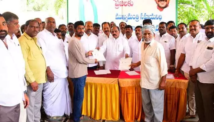 పేదల వైద్య సేవలకు అండగా సీఎం సహాయనిధి : ఎమ్మెల్యే కాలే యాదయ్య పేదల వైద్య సేవలకు అండగా సీఎం సహాయనిధి : ఎమ్మెల్యే కాలే యాదయ్య