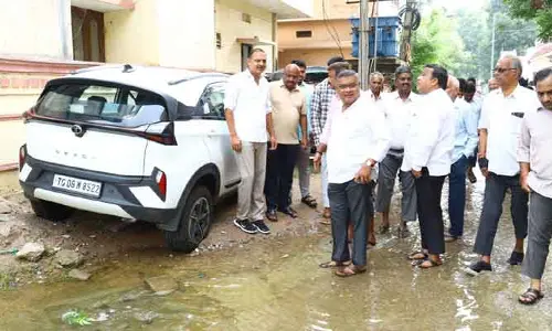 వరదల సమయంలో అప్రమత్తంగా ఉండాలి