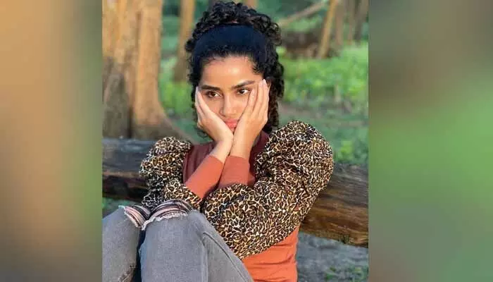 అతన్ని నేను మర్చిపోలేకపోతున్నా.. ఇప్పటికీ బాధపడుతున్నానంటూ అనుపమ ఎమోషనల్ కామెంట్స్ అతన్ని నేను మర్చిపోలేకపోతున్నా.. ఇప్పటికీ బాధపడుతున్నానంటూ అనుపమ ఎమోషనల్ కామెంట్స్