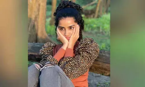 అతన్ని నేను మర్చిపోలేకపోతున్నా.. ఇప్పటికీ బాధపడుతున్నానంటూ అనుపమ ఎమోషనల్ కామెంట్స్