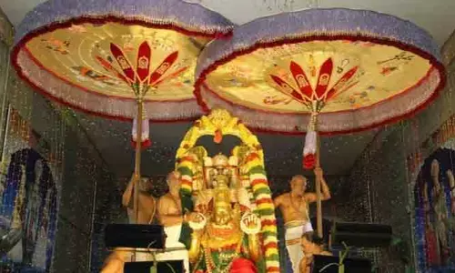శ్రీవారి గొడుగుల ఊరేగింపులో కానుకలు ఇవ్వకండి: భక్తులకు టీటీడీ కీలక సూచన