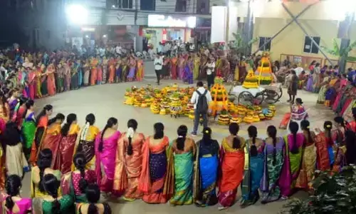 తెలంగాణ వ్యాప్తంగా బతుకమ్మ సంబురాలు