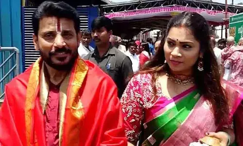 నా రాజా కోసమే బిగ్ బాస్ ఛాన్స్ వదులుకున్నా.. ఆయనను వదిలి ఒక్కరోజు కూడా ఉండలేను: దివ్వెల మాధురి