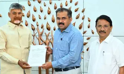 కాసేపట్లో అమల్లోకి కొత్త జీఎస్టీ విధానం..  బుక్‌లెట్‌ ఆవిష్కరణ