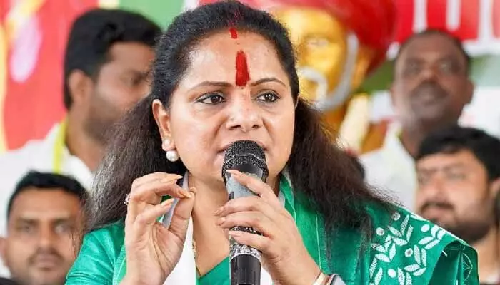 Kavitha: హీరోయిజం చూపిస్తున్నావా?.. ఎక్కడికి రావాలో చెప్పు నేనే వస్తా: రెచ్చిపోయిన కవిత Kavitha: హీరోయిజం చూపిస్తున్నావా?.. ఎక్కడికి రావాలో చెప్పు నేనే వస్తా: రెచ్చిపోయిన కవిత