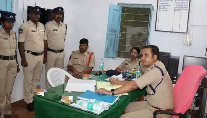 ప్రతి కేసును సమగ్రంగా విచారించి ప్రజలకు న్యాయం చేయాలి ప్రతి కేసును సమగ్రంగా విచారించి ప్రజలకు న్యాయం చేయాలి