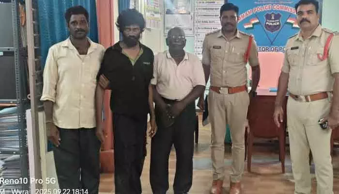 ఏడాది క్రితం తప్పిపోయి.. నేడు కుటుంబ సభ్యుల చెంతకు ఏడాది క్రితం తప్పిపోయి.. నేడు కుటుంబ సభ్యుల చెంతకు