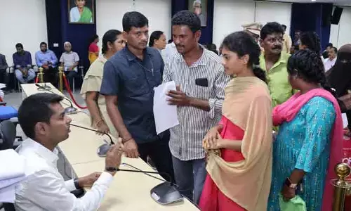 ప్రజావాణి దరఖాస్తులను సత్వరమే పరిష్కరించాలి