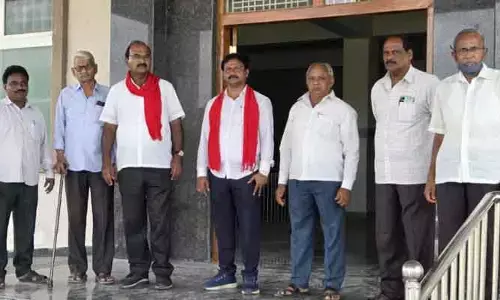 100 పడకల ఆస్పత్రిని వెంటనే ప్రారంభించాలి